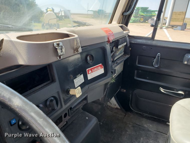 image for item DF5706 1997 International 4800  Crew Cab flatbed truck