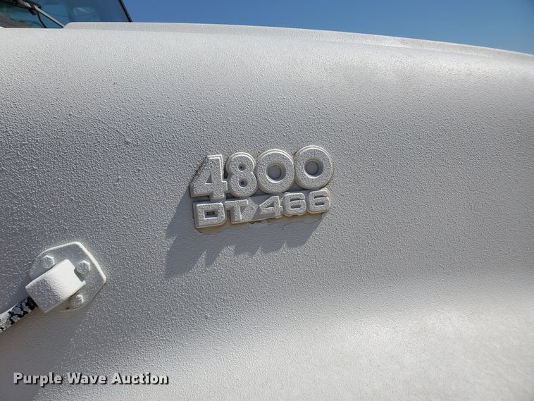 image for item DF5706 1997 International 4800  Crew Cab flatbed truck