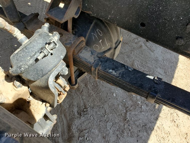 image for item DF5706 1997 International 4800  Crew Cab flatbed truck