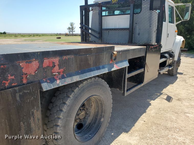 image for item DF5706 1997 International 4800  Crew Cab flatbed truck