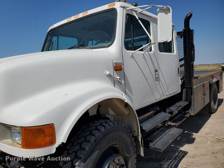 image for item DF5706 1997 International 4800  Crew Cab flatbed truck