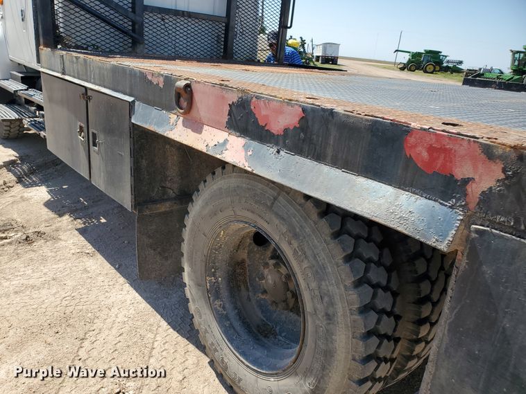 image for item DF5706 1997 International 4800  Crew Cab flatbed truck