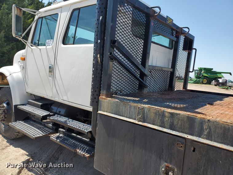 image for item DF5706 1997 International 4800  Crew Cab flatbed truck