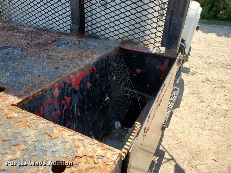 image for item DF5706 1997 International 4800  Crew Cab flatbed truck