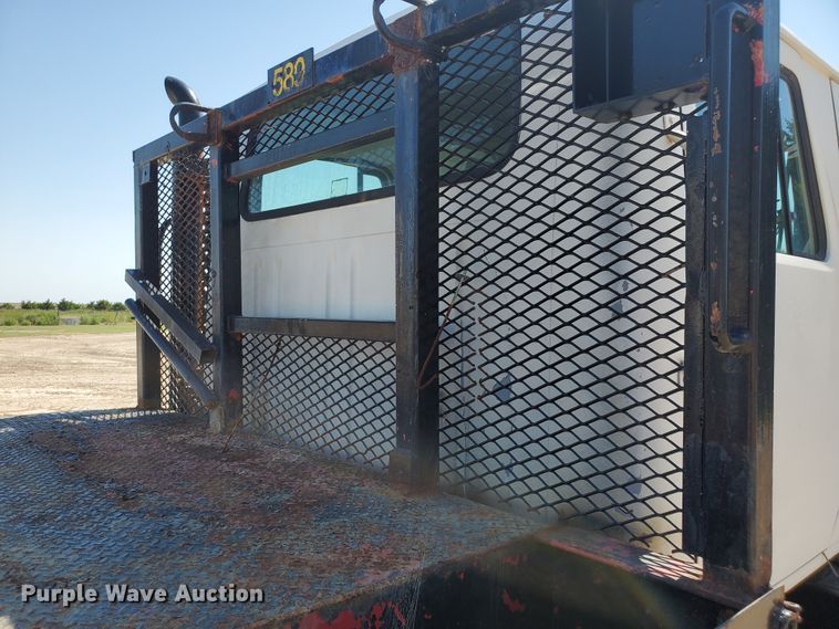 image for item DF5706 1997 International 4800  Crew Cab flatbed truck