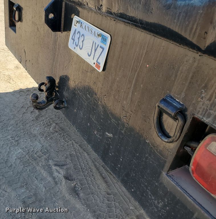 image for item DF5706 1997 International 4800  Crew Cab flatbed truck