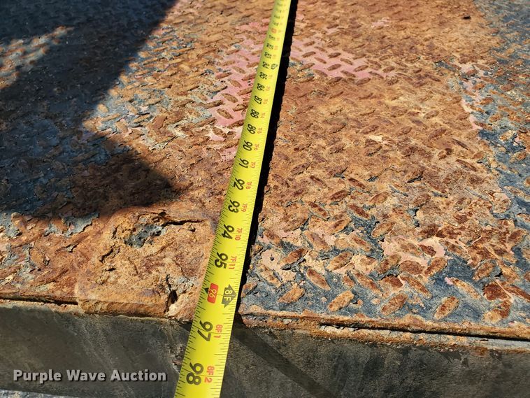 image for item DF5706 1997 International 4800  Crew Cab flatbed truck