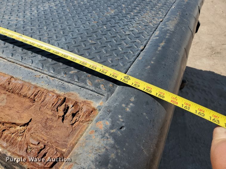 image for item DF5706 1997 International 4800  Crew Cab flatbed truck