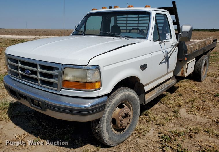 image for item DF5707 1994 Ford F450 Super Duty  flatbed truck