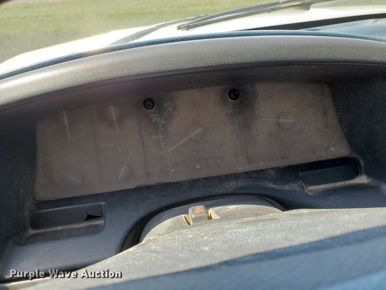 image for item DF5707 1994 Ford F450 Super Duty  flatbed truck