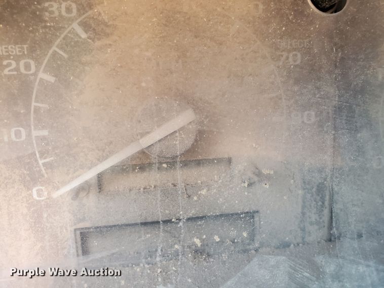 image for item DF5707 1994 Ford F450 Super Duty  flatbed truck