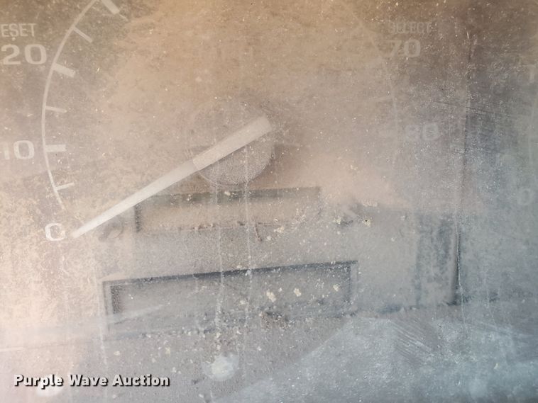 image for item DF5707 1994 Ford F450 Super Duty  flatbed truck