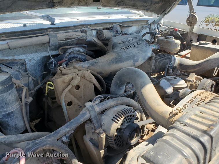 image for item DF5707 1994 Ford F450 Super Duty  flatbed truck