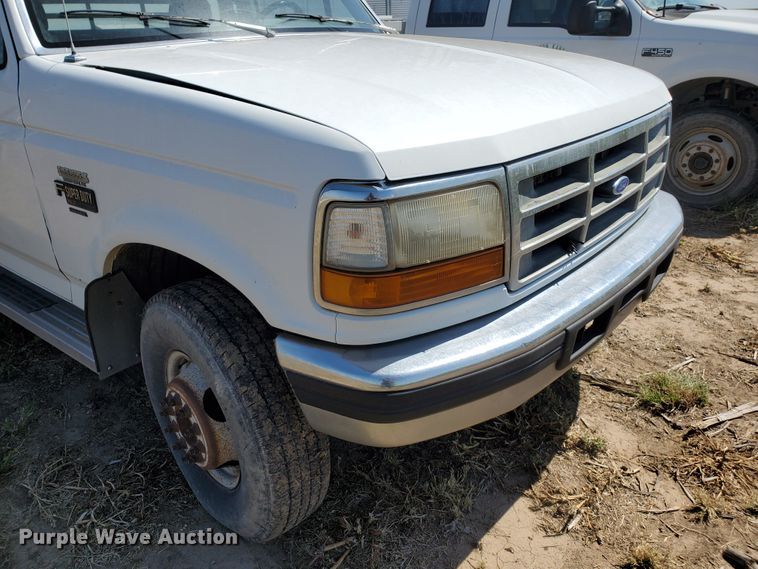 image for item DF5707 1994 Ford F450 Super Duty  flatbed truck