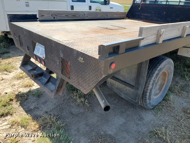 image for item DF5707 1994 Ford F450 Super Duty  flatbed truck