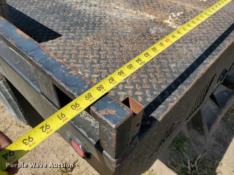 image for item DF5707 1994 Ford F450 Super Duty  flatbed truck