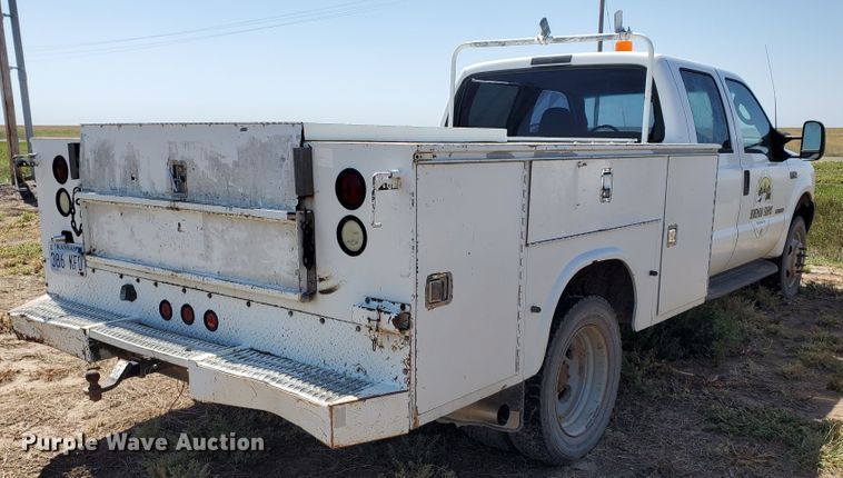 image for item DF5708 2003 Ford F450 Super Duty  utility truck