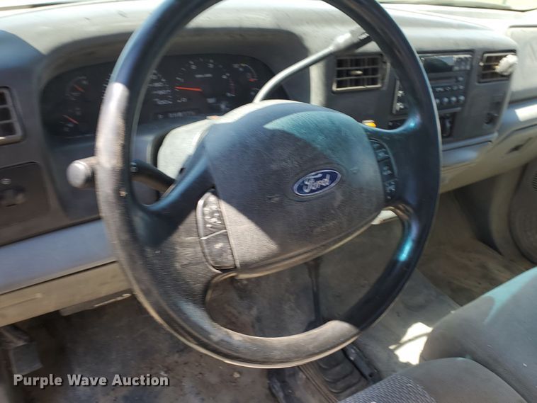 image for item DF5708 2003 Ford F450 Super Duty  utility truck