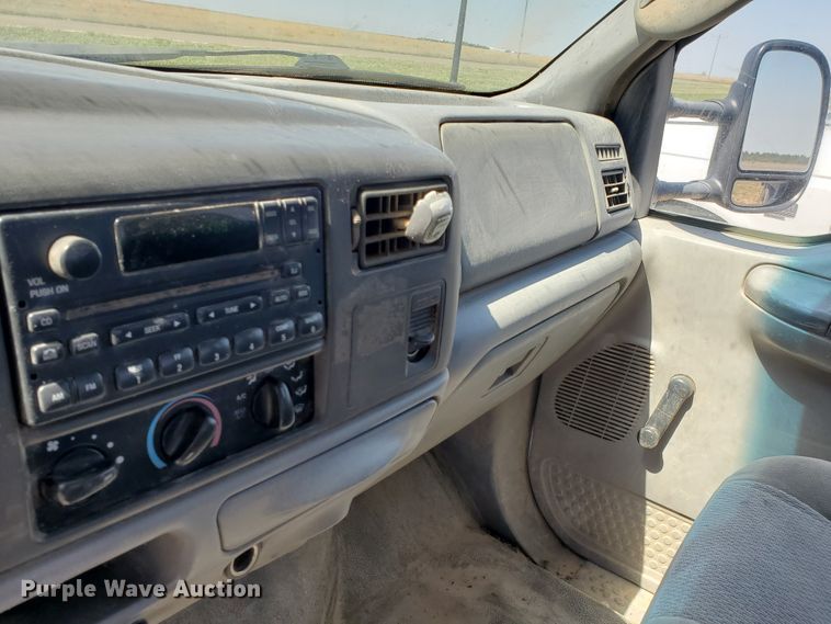 image for item DF5708 2003 Ford F450 Super Duty  utility truck