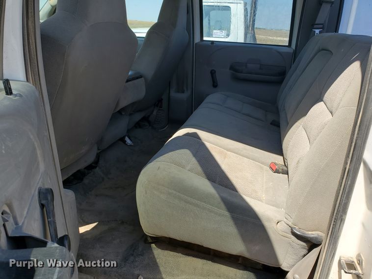 image for item DF5708 2003 Ford F450 Super Duty  utility truck