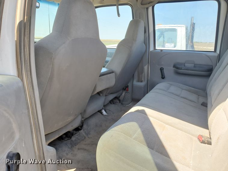 image for item DF5708 2003 Ford F450 Super Duty  utility truck