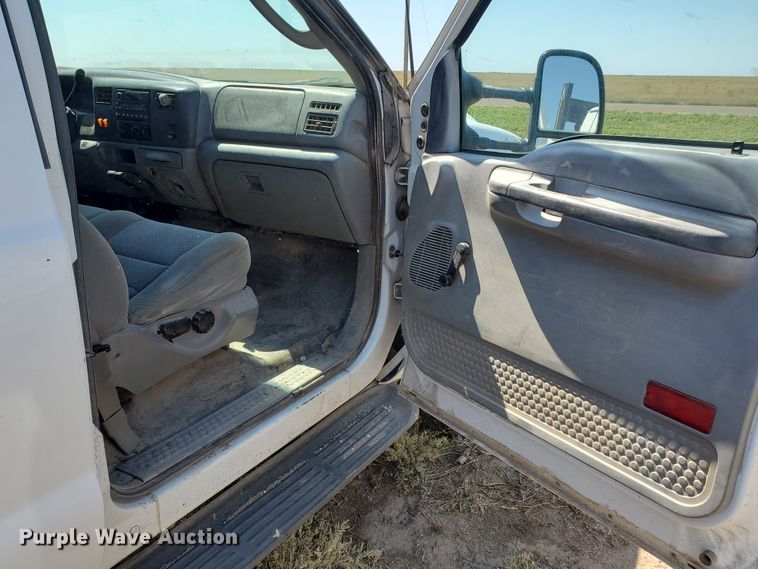 image for item DF5708 2003 Ford F450 Super Duty  utility truck