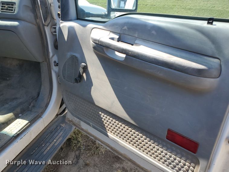 image for item DF5708 2003 Ford F450 Super Duty  utility truck