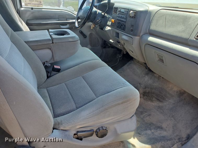 image for item DF5708 2003 Ford F450 Super Duty  utility truck