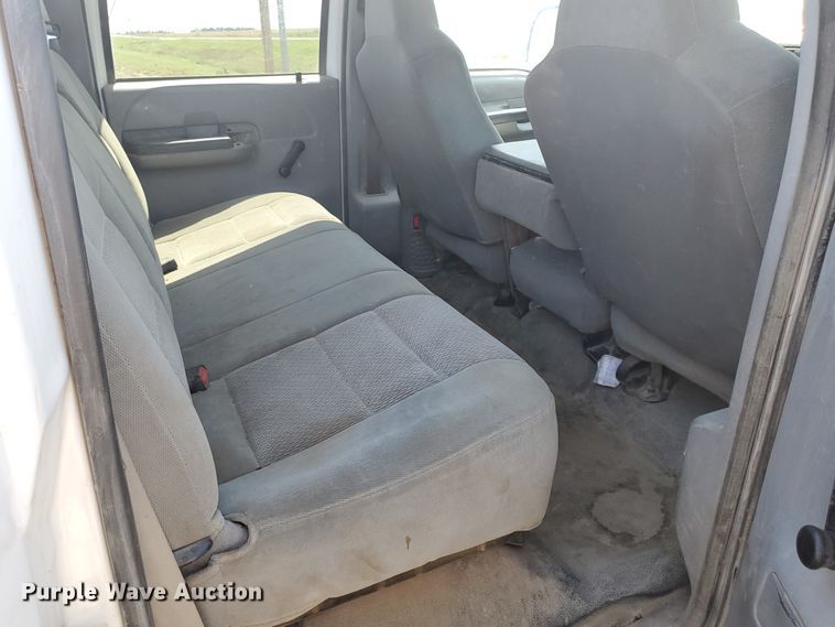 image for item DF5708 2003 Ford F450 Super Duty  utility truck