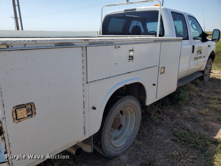 image for item DF5708 2003 Ford F450 Super Duty  utility truck