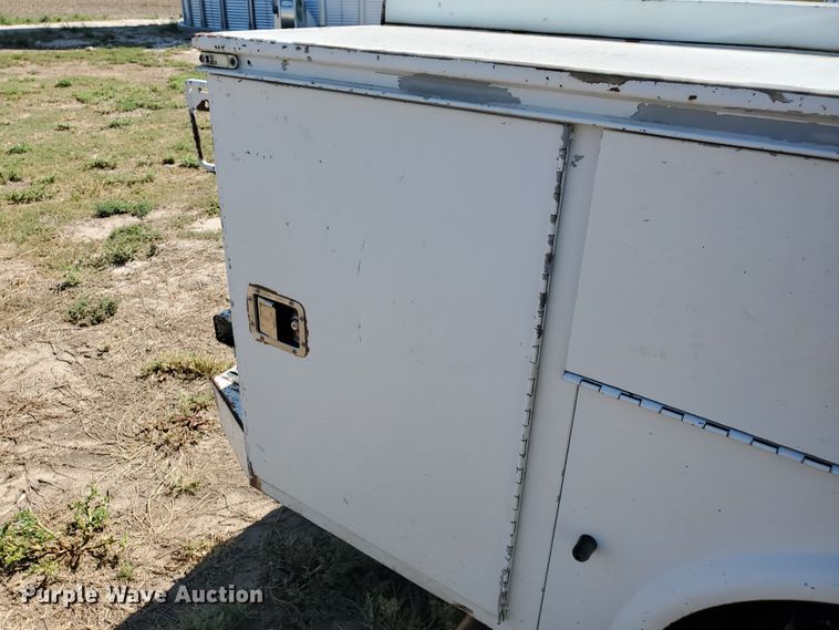 image for item DF5708 2003 Ford F450 Super Duty  utility truck