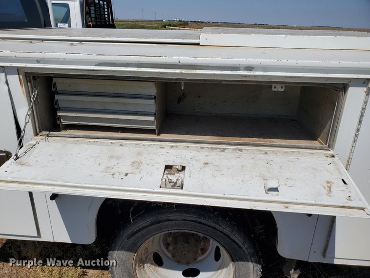 image for item DF5708 2003 Ford F450 Super Duty  utility truck