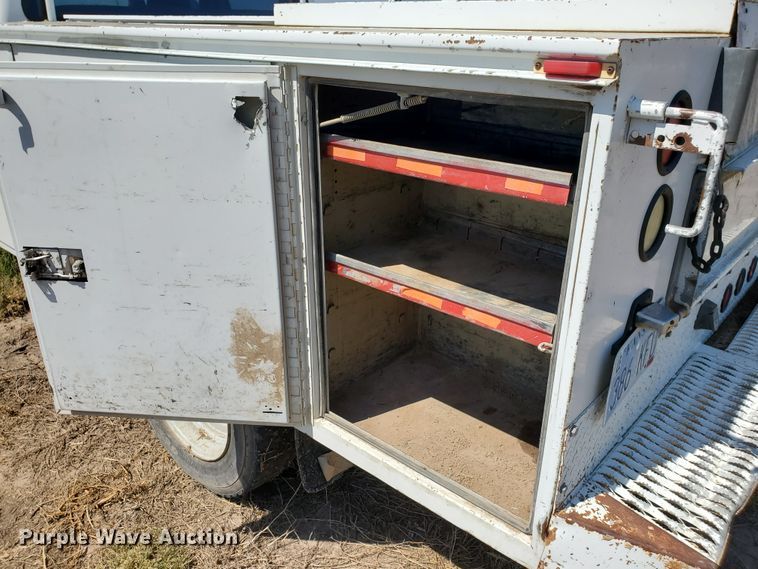 image for item DF5708 2003 Ford F450 Super Duty  utility truck