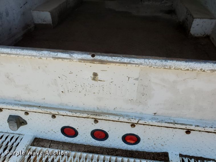 image for item DF5708 2003 Ford F450 Super Duty  utility truck