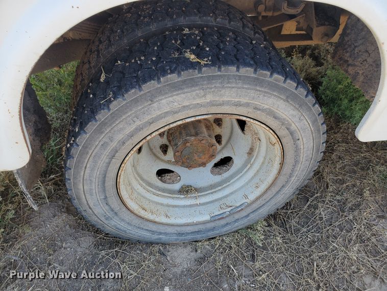 image for item DF5708 2003 Ford F450 Super Duty  utility truck