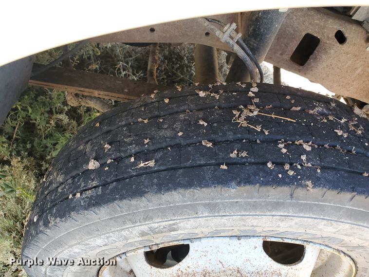 image for item DF5708 2003 Ford F450 Super Duty  utility truck