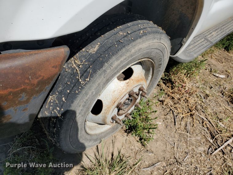 image for item DF5708 2003 Ford F450 Super Duty  utility truck