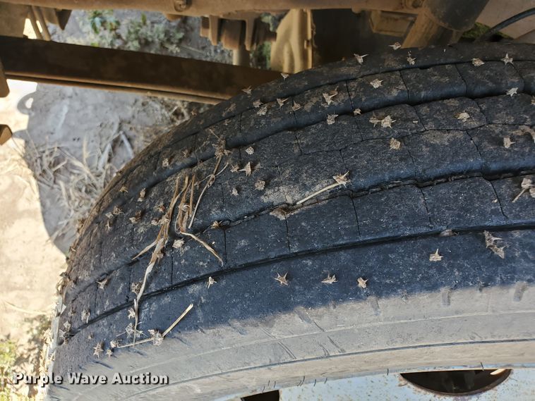 image for item DF5708 2003 Ford F450 Super Duty  utility truck