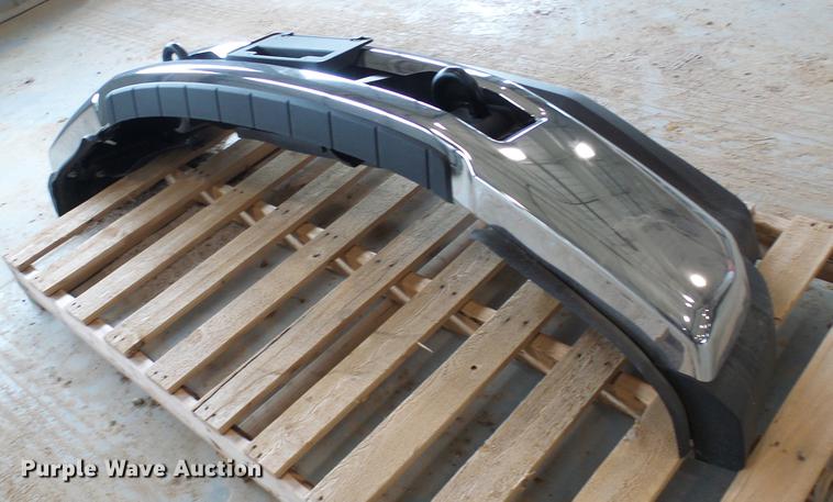 image for item DF7094 2017 Ford F550 Super Duty bumper