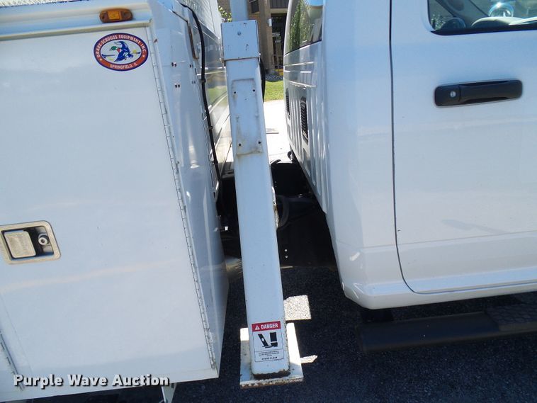 image for item DG2065 2012 Dodge Ram 5500  bucket truck