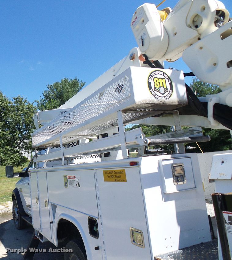 image for item DG2066 2012 Dodge Ram 5500  bucket truck