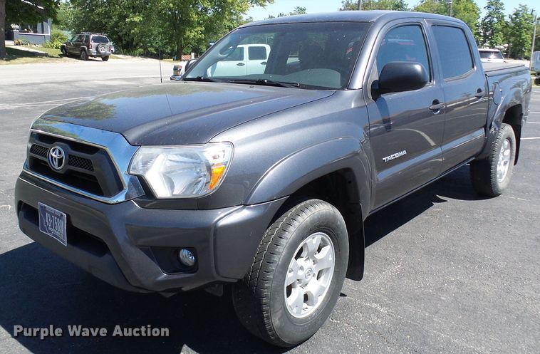 image for item DG2070 2014 Toyota Tacoma  Double Cab pickup truck