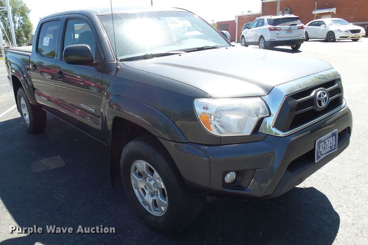 image for item DG2070 2014 Toyota Tacoma  Double Cab pickup truck