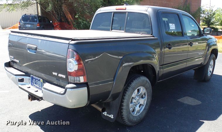 image for item DG2070 2014 Toyota Tacoma  Double Cab pickup truck