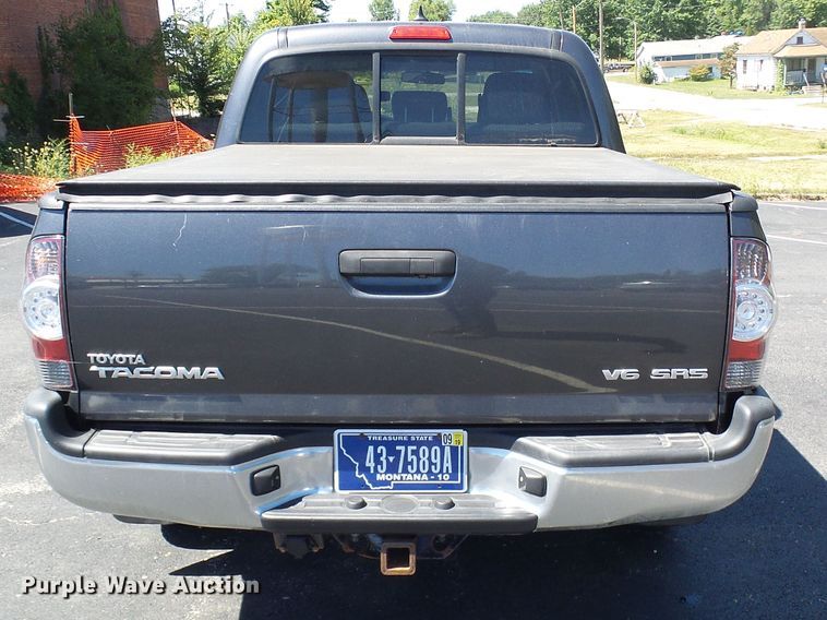 image for item DG2070 2014 Toyota Tacoma  Double Cab pickup truck