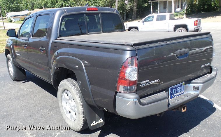 image for item DG2070 2014 Toyota Tacoma  Double Cab pickup truck