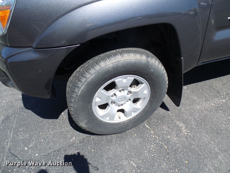 image for item DG2070 2014 Toyota Tacoma  Double Cab pickup truck