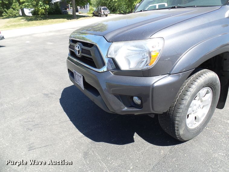 image for item DG2070 2014 Toyota Tacoma  Double Cab pickup truck