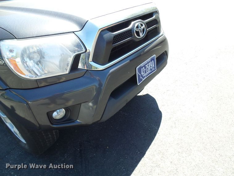 image for item DG2070 2014 Toyota Tacoma  Double Cab pickup truck