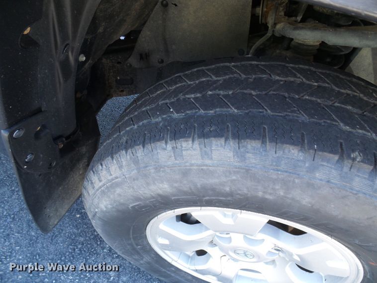 image for item DG2070 2014 Toyota Tacoma  Double Cab pickup truck